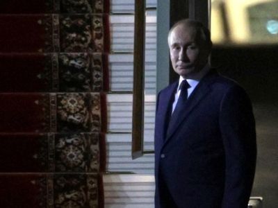 Владимир Путин перед встречей освобожденных в ходе обмена, 1.08.24. Фото: kremlin.ru